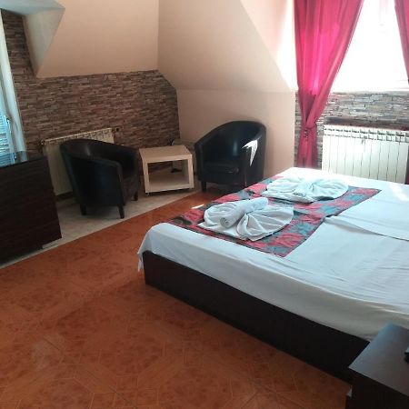 Bon Bon Hotel София Экстерьер фото