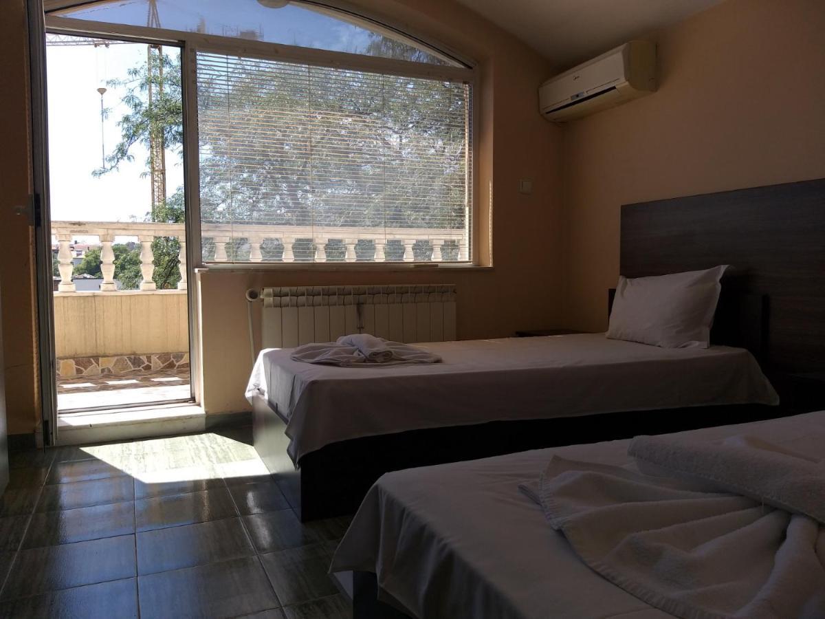 Bon Bon Hotel София Экстерьер фото