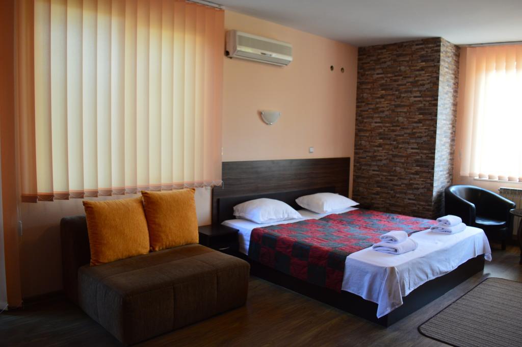 Bon Bon Hotel София Экстерьер фото